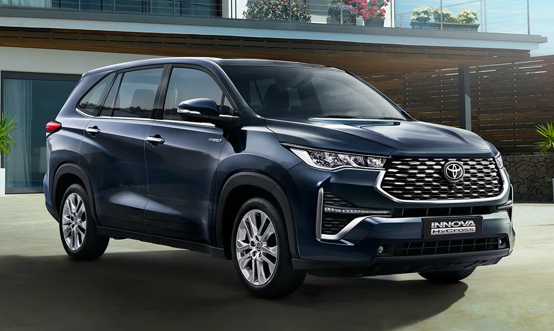 Toyota Innova Hycross